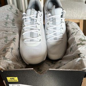 Under Armor Men's UA Charged Commit TR 3